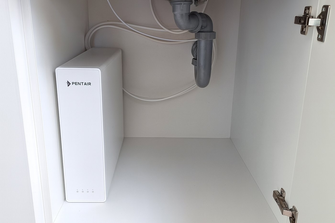 The ES60 mounted in a standard under-sink cupboard
